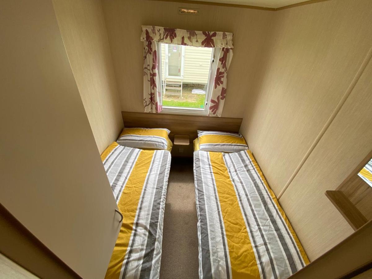 3 Bed 8 Berth Caravan In California Cliffs - M1 Great Yarmouth Exterior foto